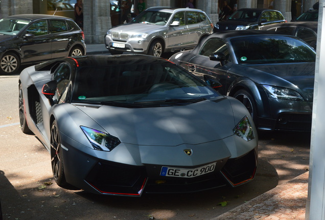 Lamborghini Aventador LP700-4 Pirelli Edition