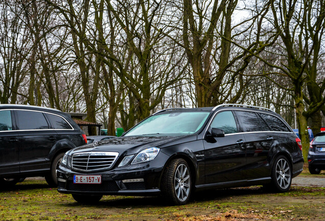 Mercedes-Benz E 63 AMG S212 V8 Biturbo