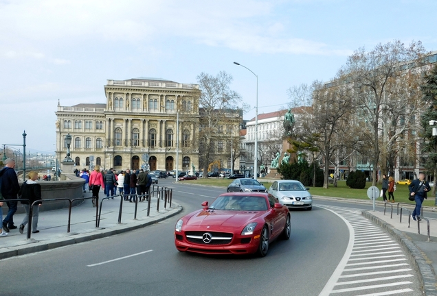 Mercedes-Benz SLS AMG