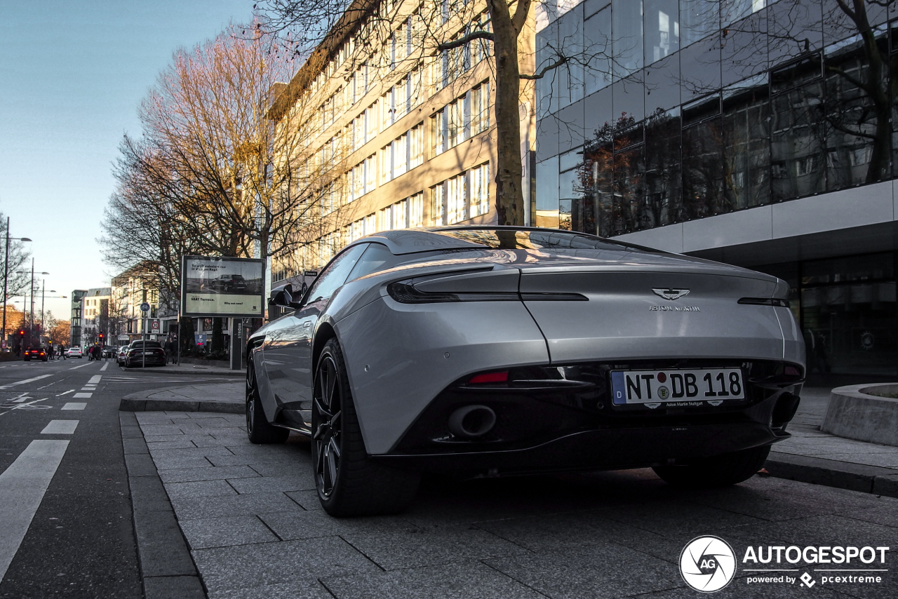 Aston Martin DB11 V8