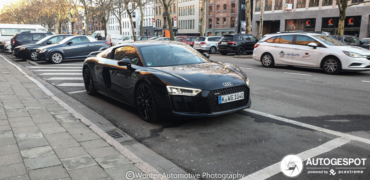 Audi R8 V10 Plus 2015