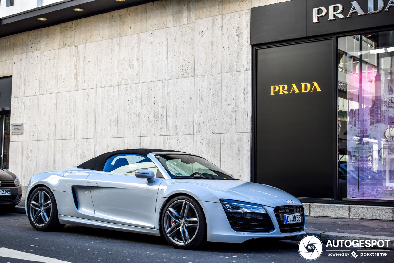 Audi R8 V10 Spyder 2013