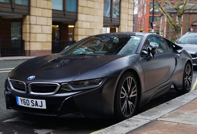 BMW i8