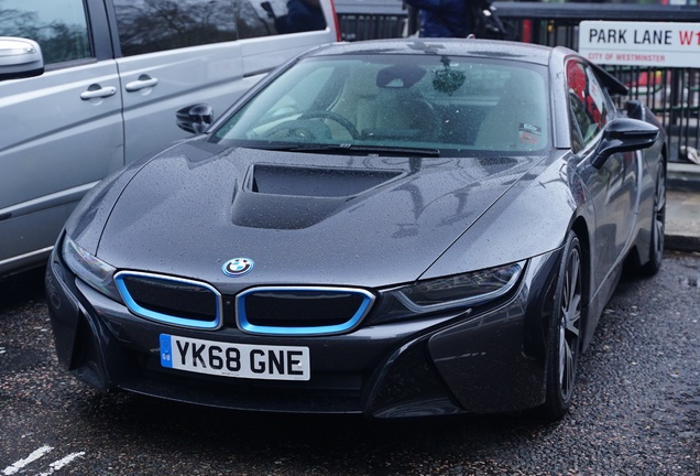 BMW i8