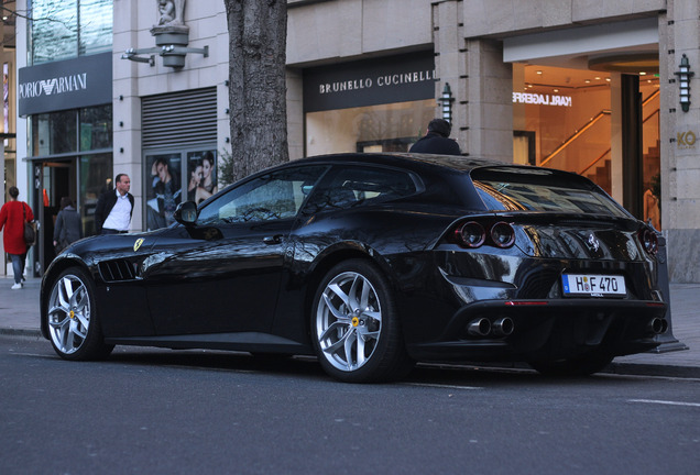 Ferrari GTC4Lusso T