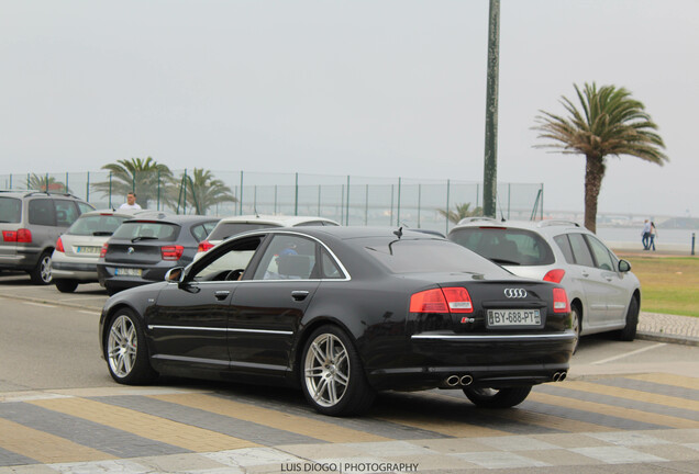 Audi S8 D3