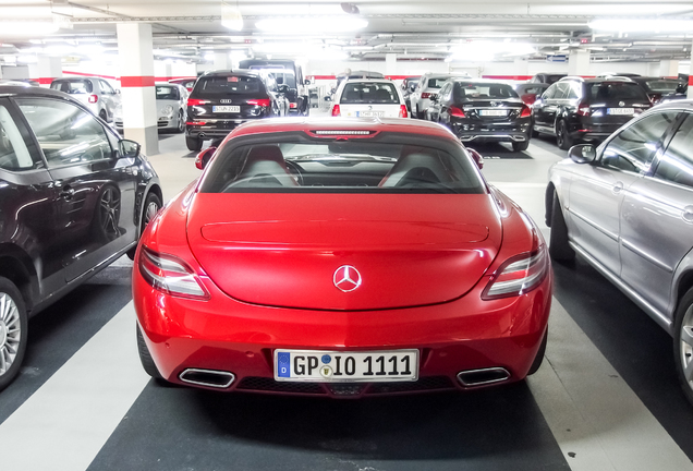 Mercedes-Benz SLS AMG