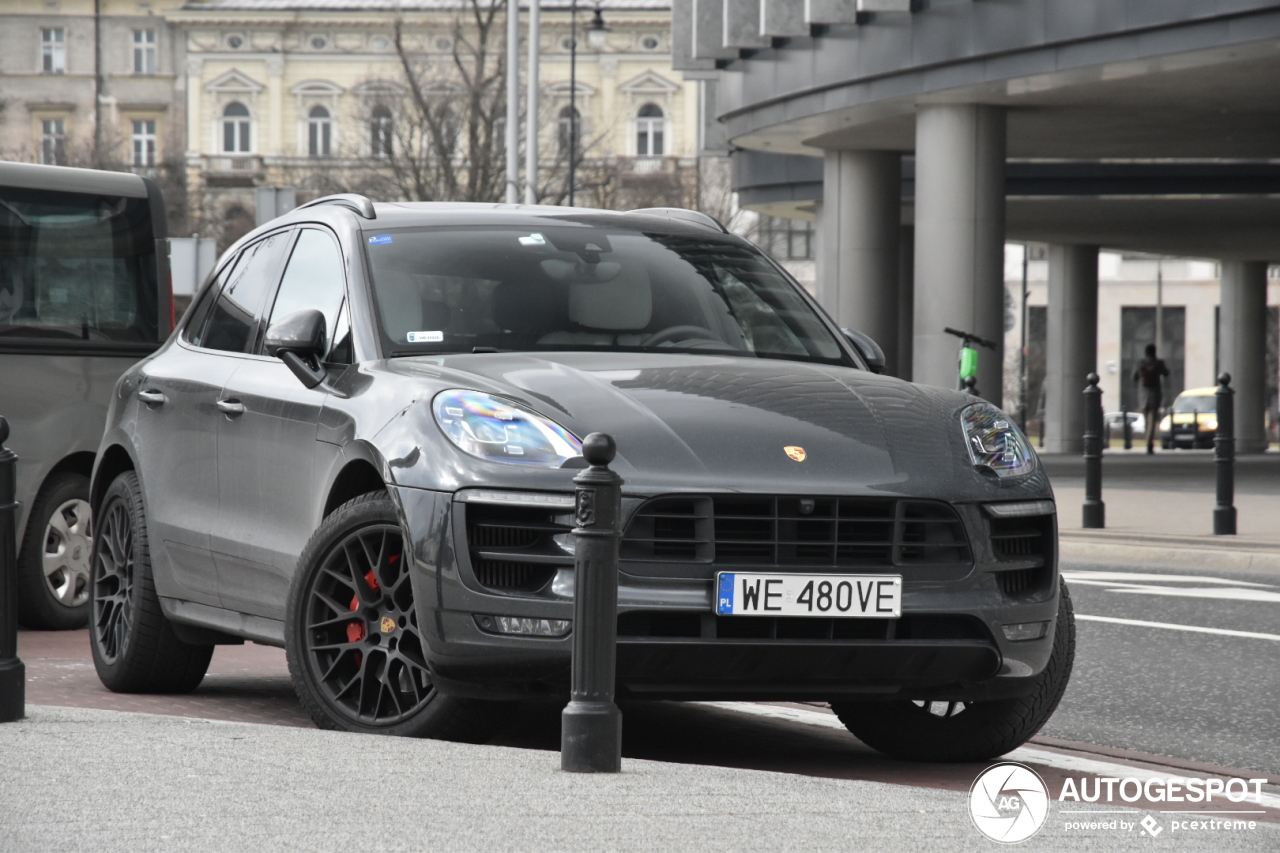 Porsche 95B Macan GTS