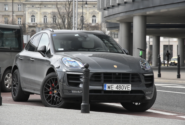 Porsche 95B Macan GTS