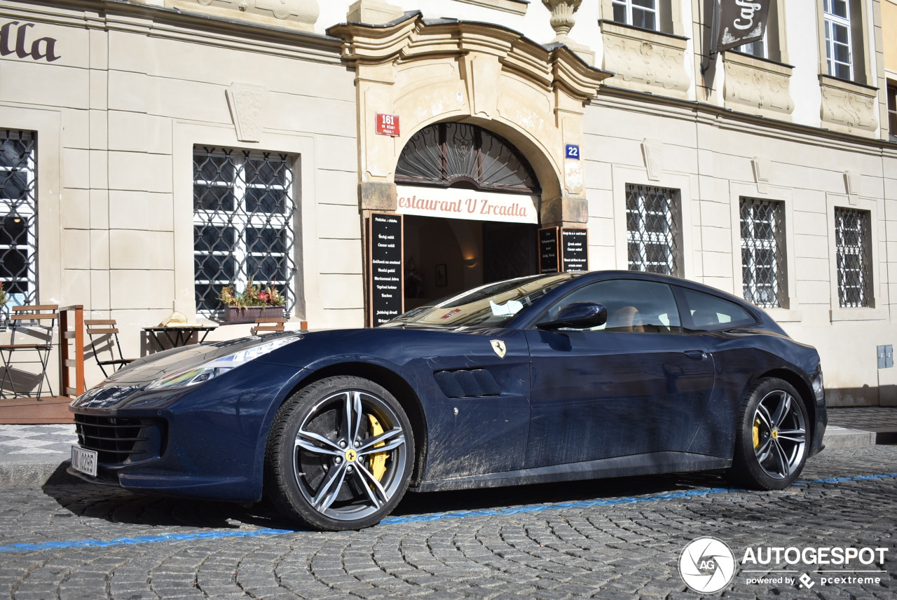 Ferrari GTC4Lusso