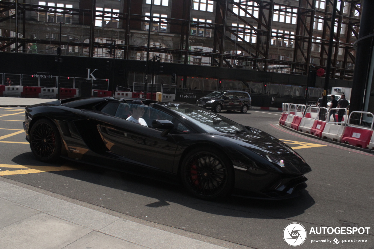 Lamborghini Aventador S LP740-4 Roadster