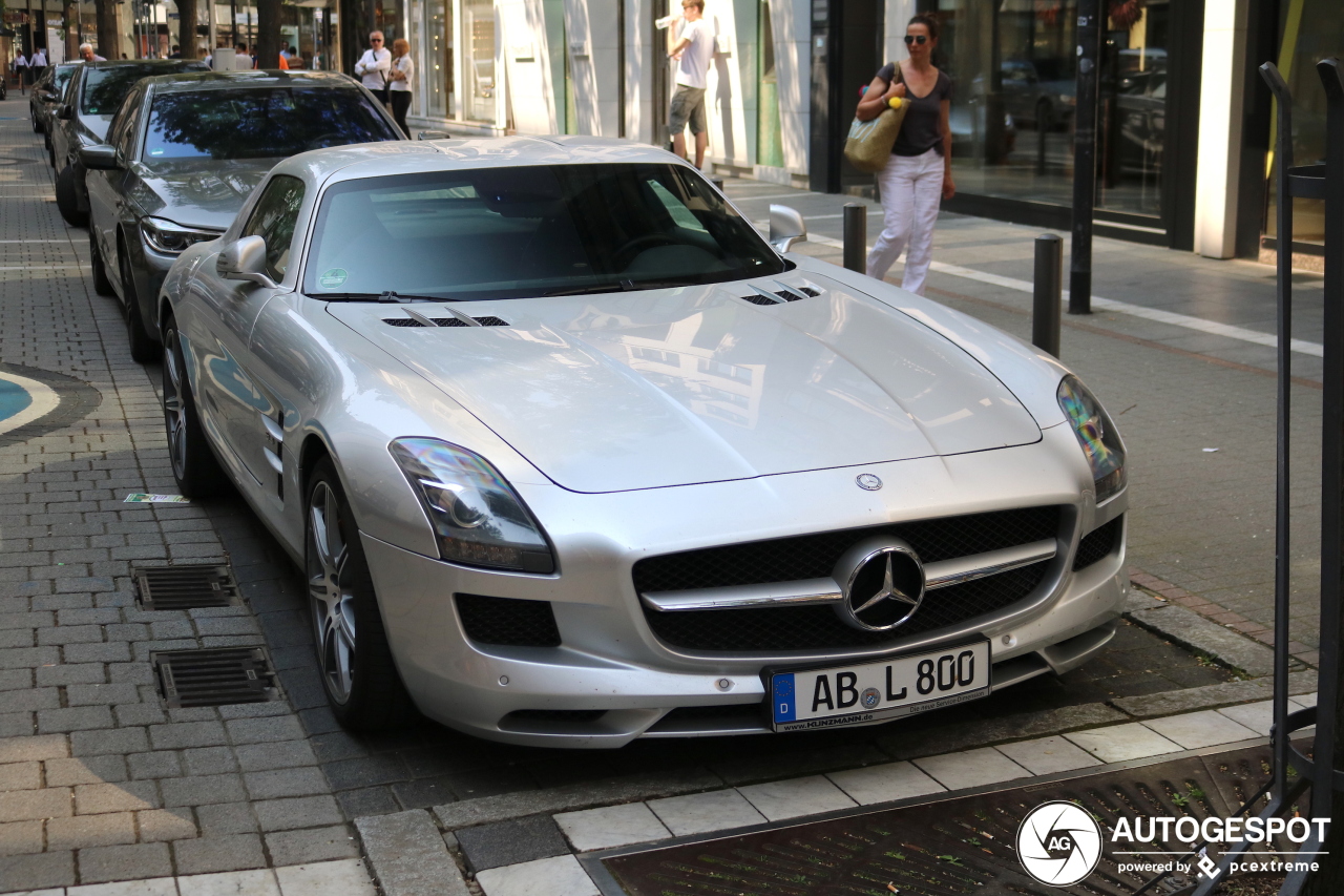 Mercedes-Benz SLS AMG