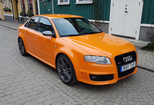 Audi RS4 Sedan