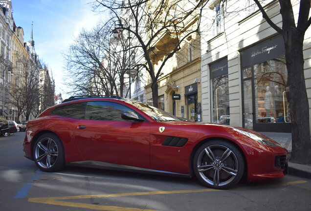 Ferrari GTC4Lusso