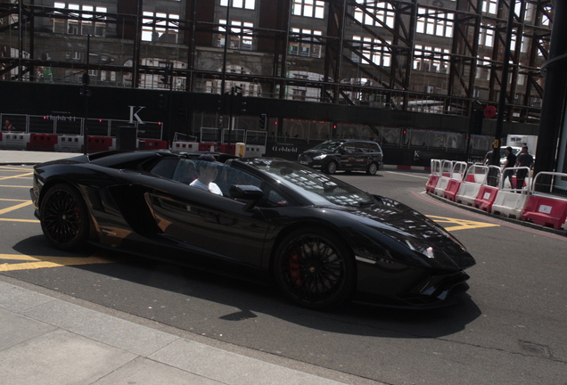 Lamborghini Aventador S LP740-4 Roadster