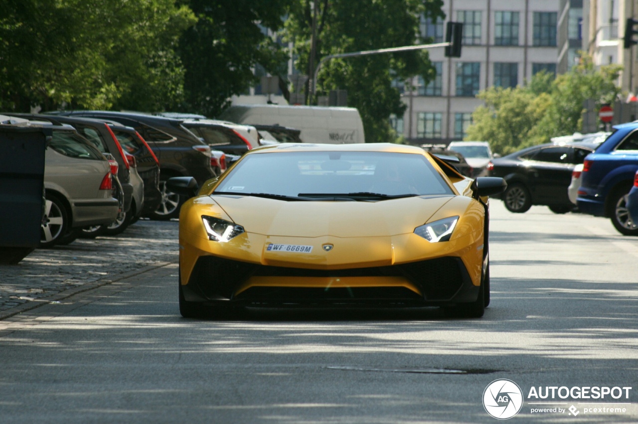 Lamborghini Aventador LP750-4 SuperVeloce