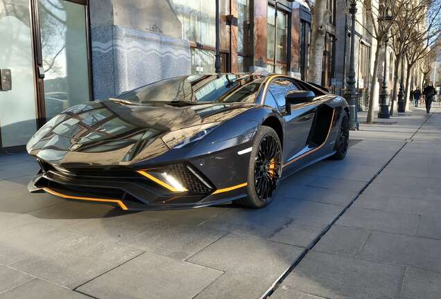 Lamborghini Aventador S LP740-4