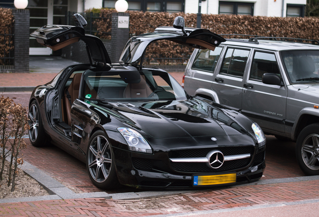 Mercedes-Benz SLS AMG