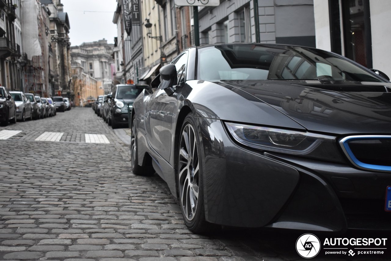 BMW i8