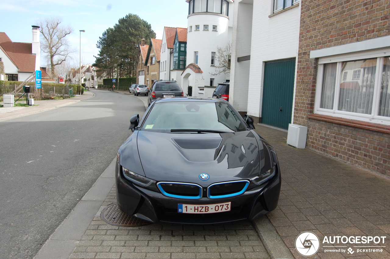 BMW i8