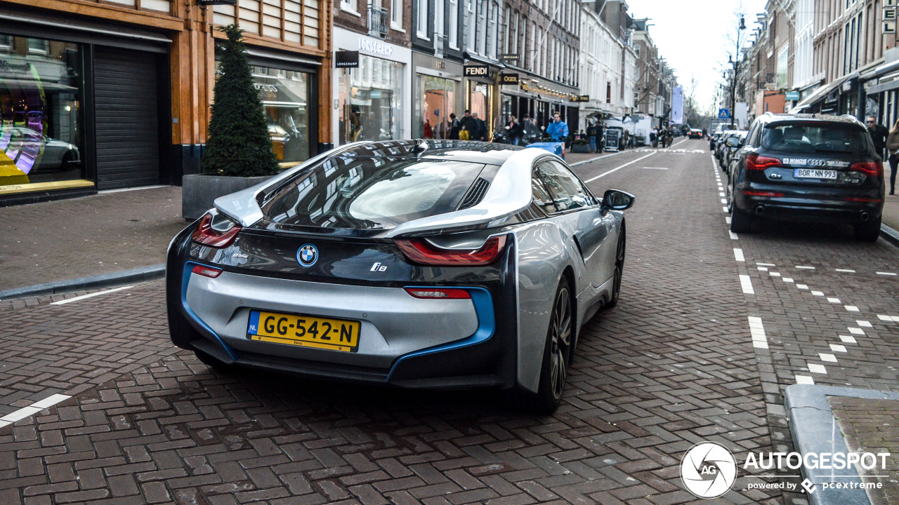 BMW i8