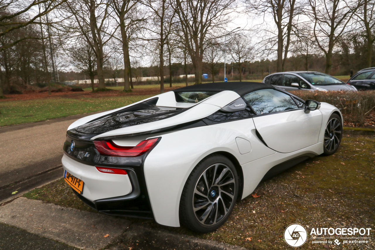 BMW i8 Roadster