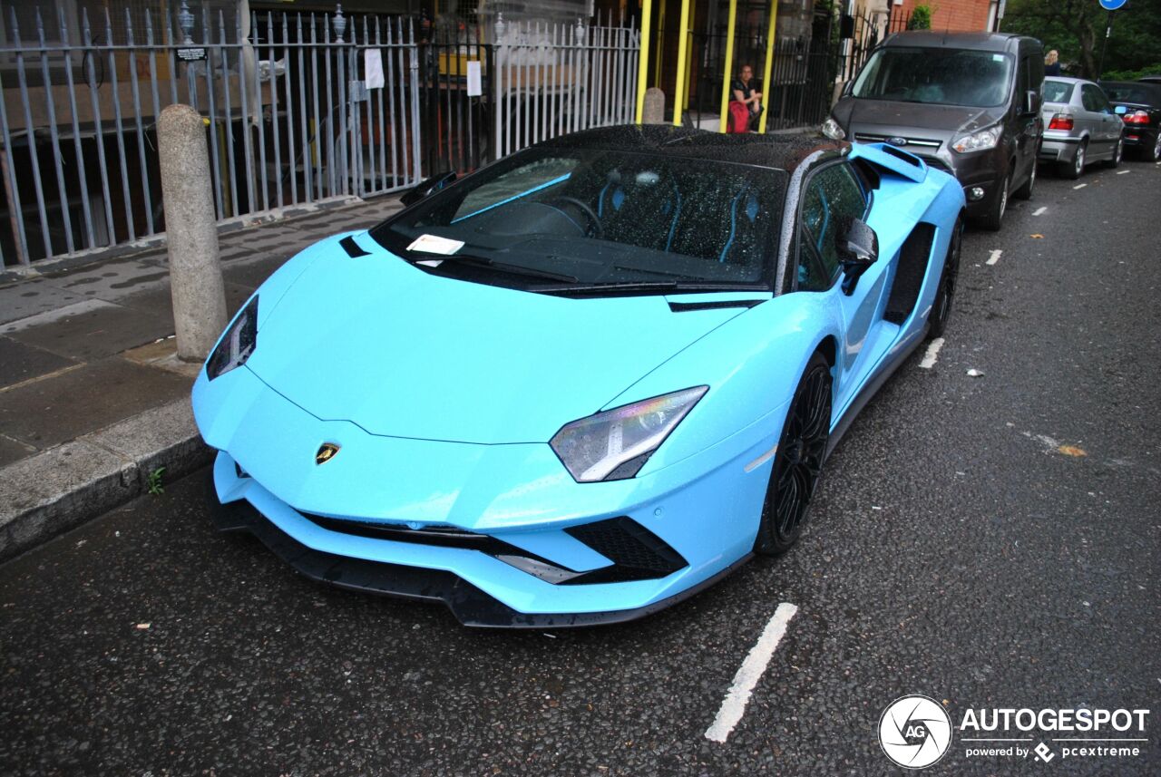 Lamborghini Aventador S LP740-4 Roadster