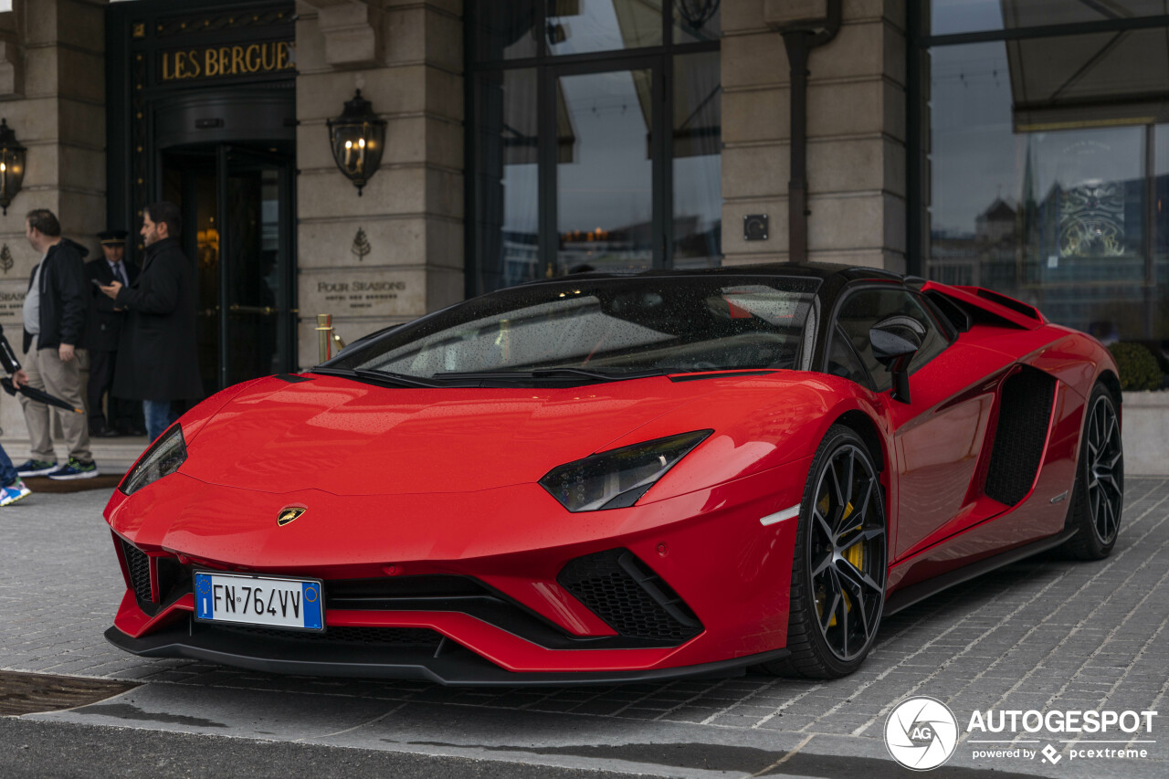 Lamborghini Aventador S LP740-4 Roadster