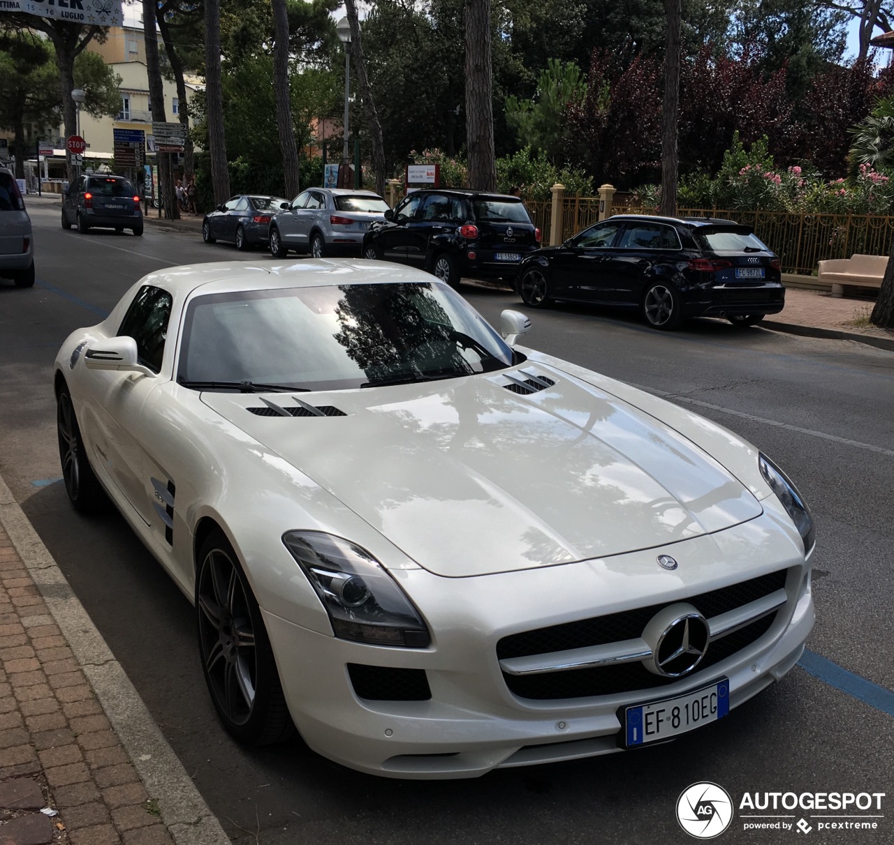 Mercedes-Benz SLS AMG