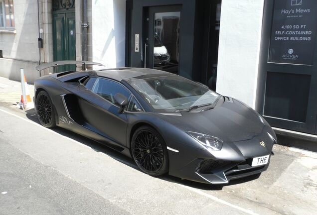 Lamborghini Aventador LP750-4 SuperVeloce Roadster