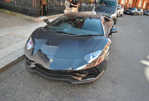 Lamborghini Aventador S LP740-4 Roadster