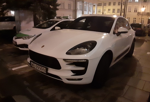 Porsche 95B Macan GTS