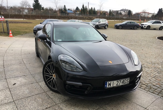 Porsche 971 Panamera Turbo S E-Hybrid