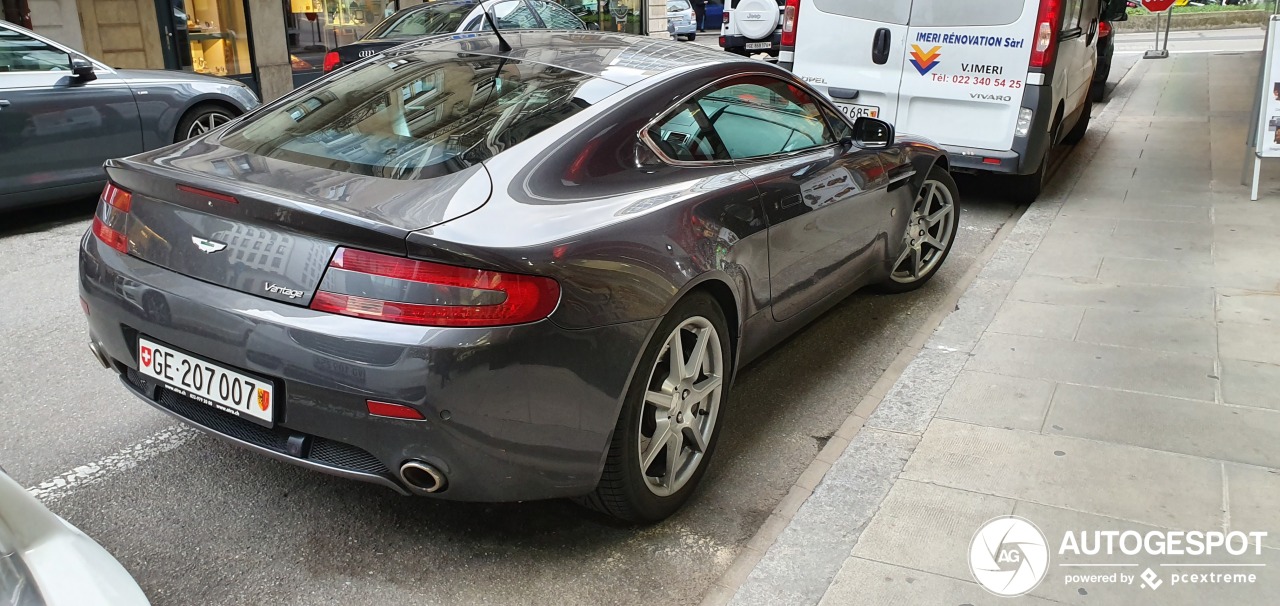 Aston Martin V8 Vantage