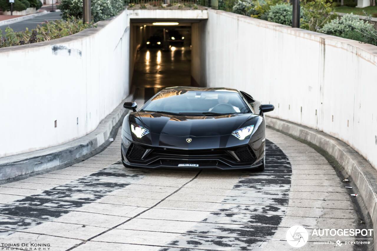 Lamborghini Aventador S LP740-4