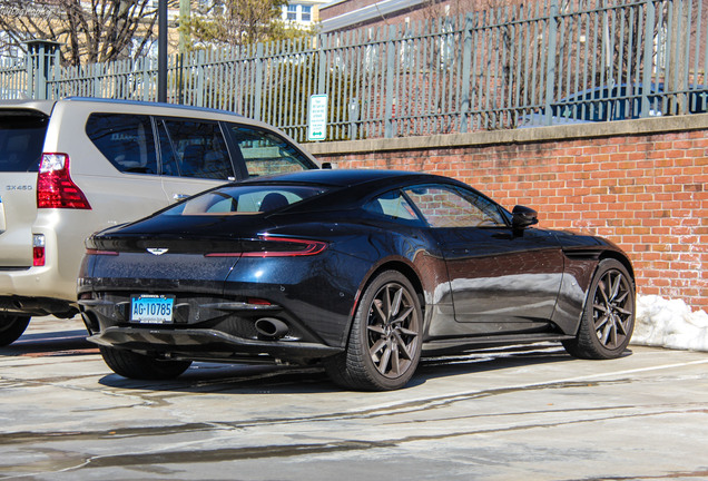 Aston Martin DB11