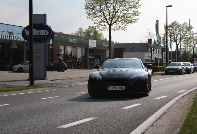 Aston Martin V12 Vantage Carbon Black Edition