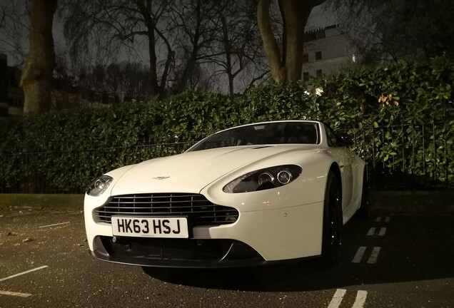 Aston Martin V8 Vantage Roadster 2012