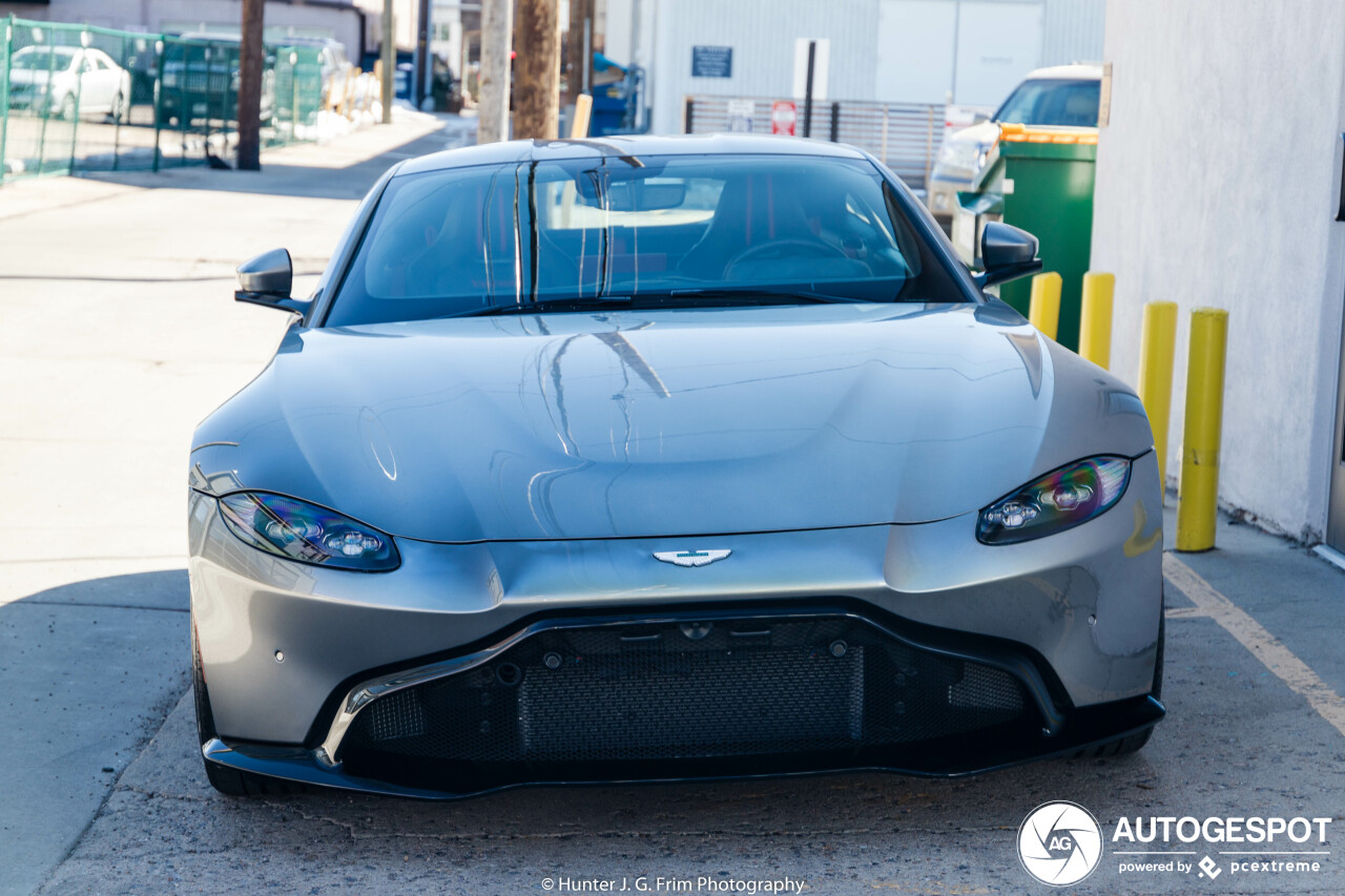 Aston Martin V8 Vantage 2018