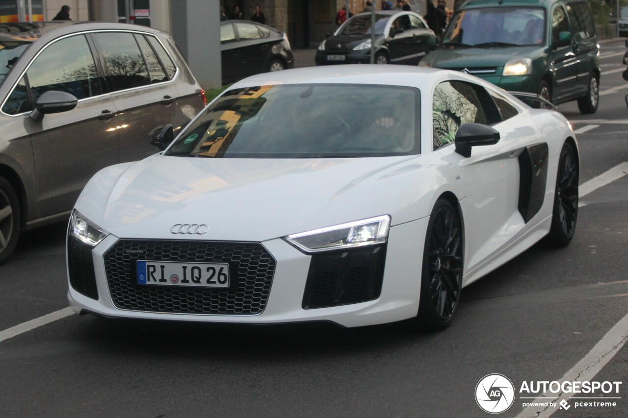 Audi R8 V10 Plus 2015