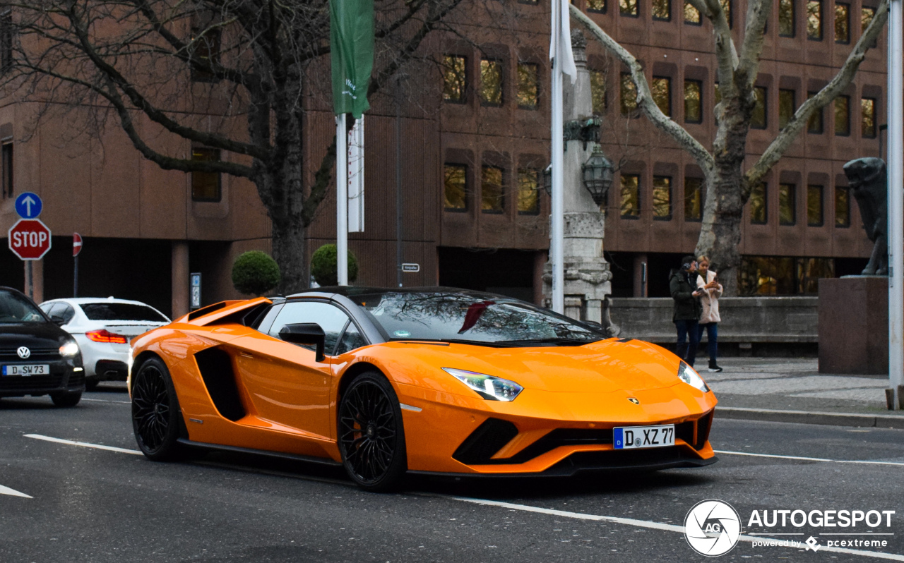 Lamborghini Aventador S LP740-4 Roadster