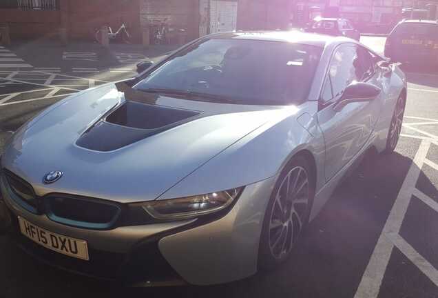 BMW i8