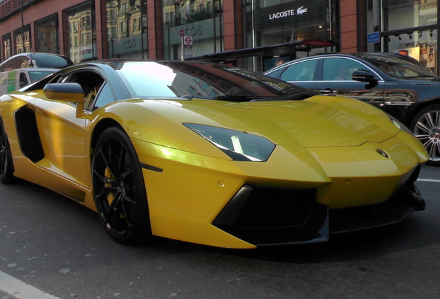 Lamborghini Aventador LP700-4