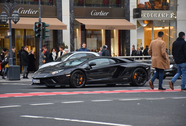 Lamborghini Aventador S LP740-4