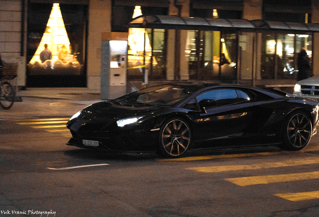 Lamborghini Aventador S LP740-4