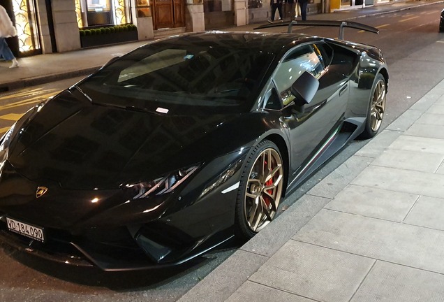 Lamborghini Huracán LP640-4 Performante