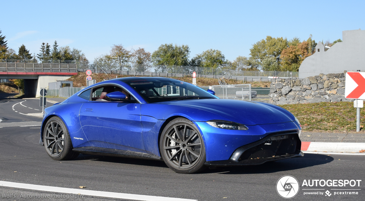 Aston Martin V8 Vantage 2018