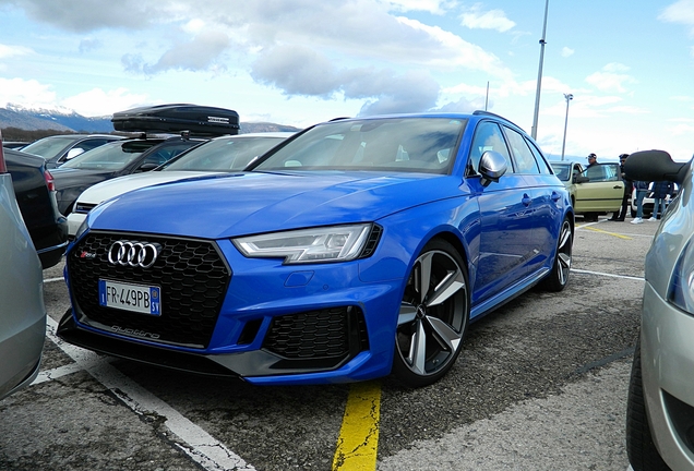 Audi RS4 Avant B9