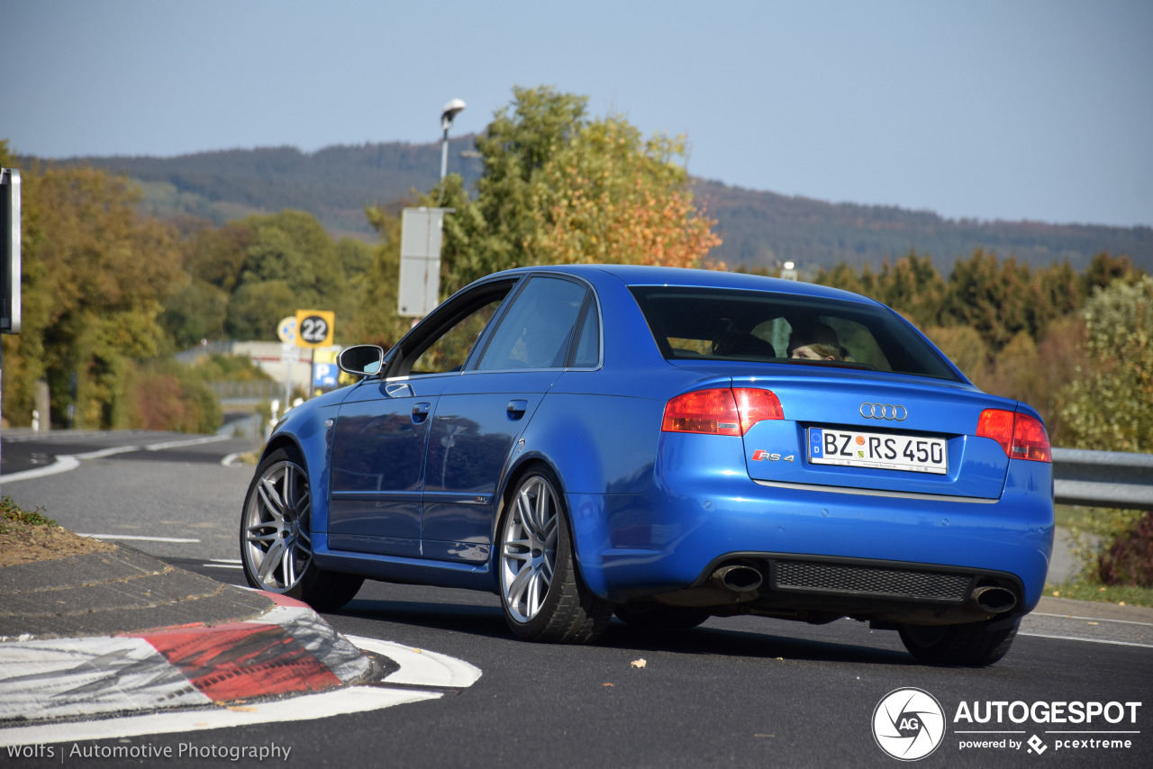 Audi RS4 Sedan