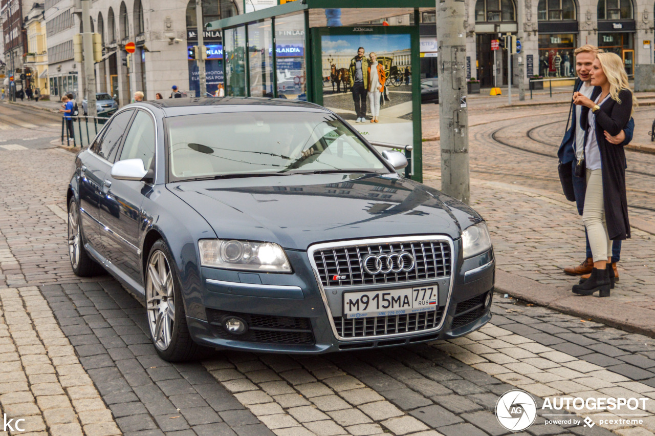 Audi S8 D3